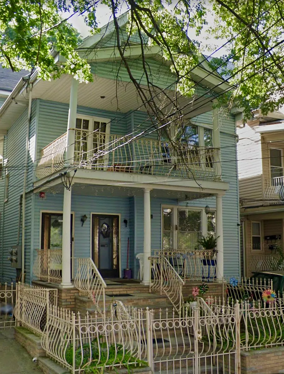 Building Photo - 626-628 E 26th St #3