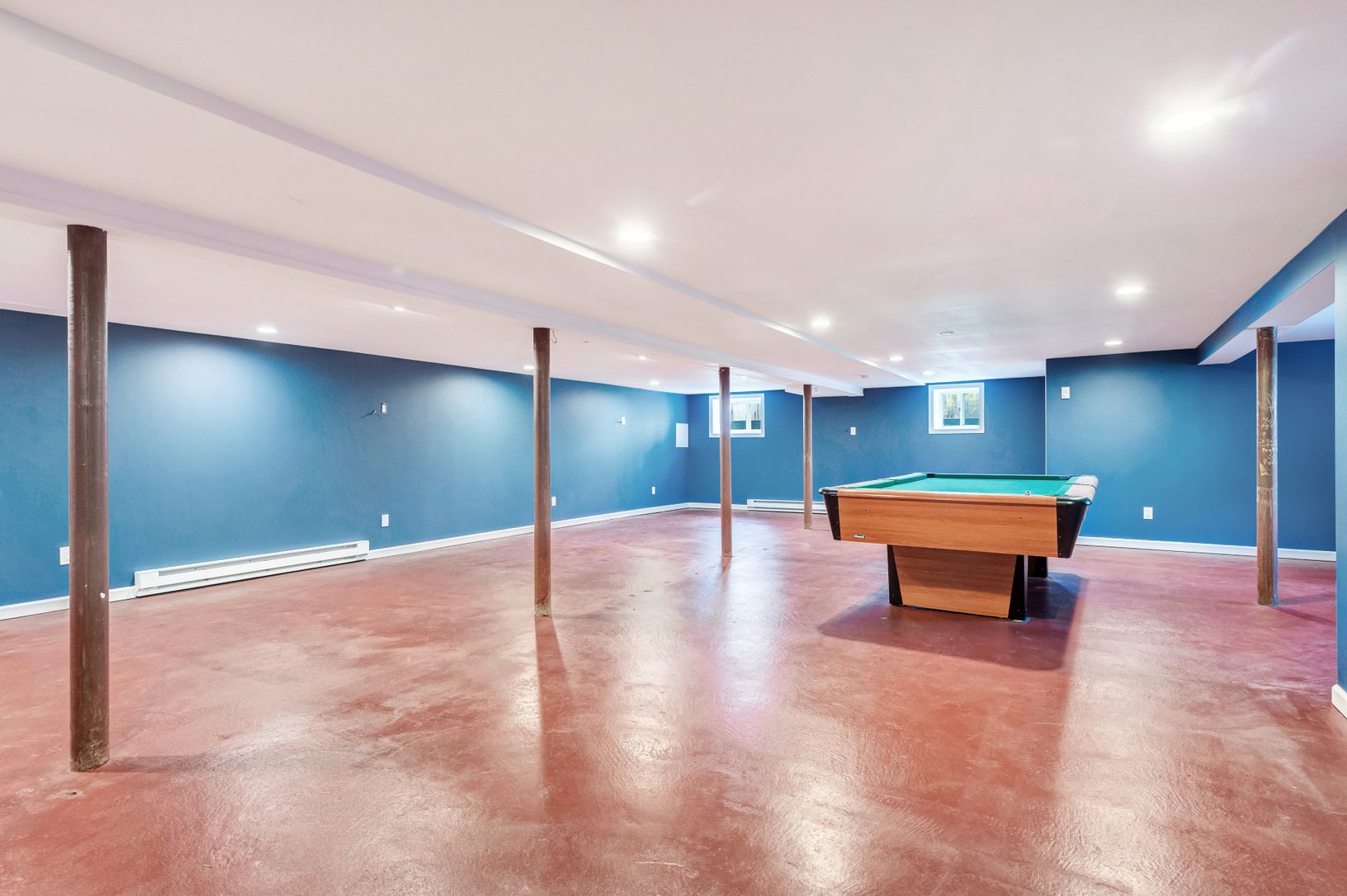  SPACIOUS LOWER LEVEL