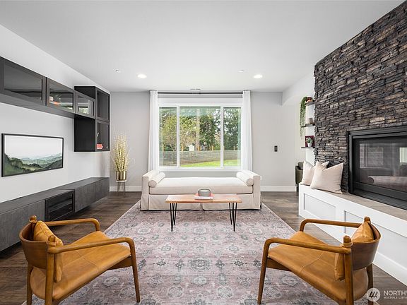 4th image of 611 Upland Drive