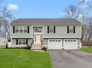 61 Garden St, Cumberland, RI 02864