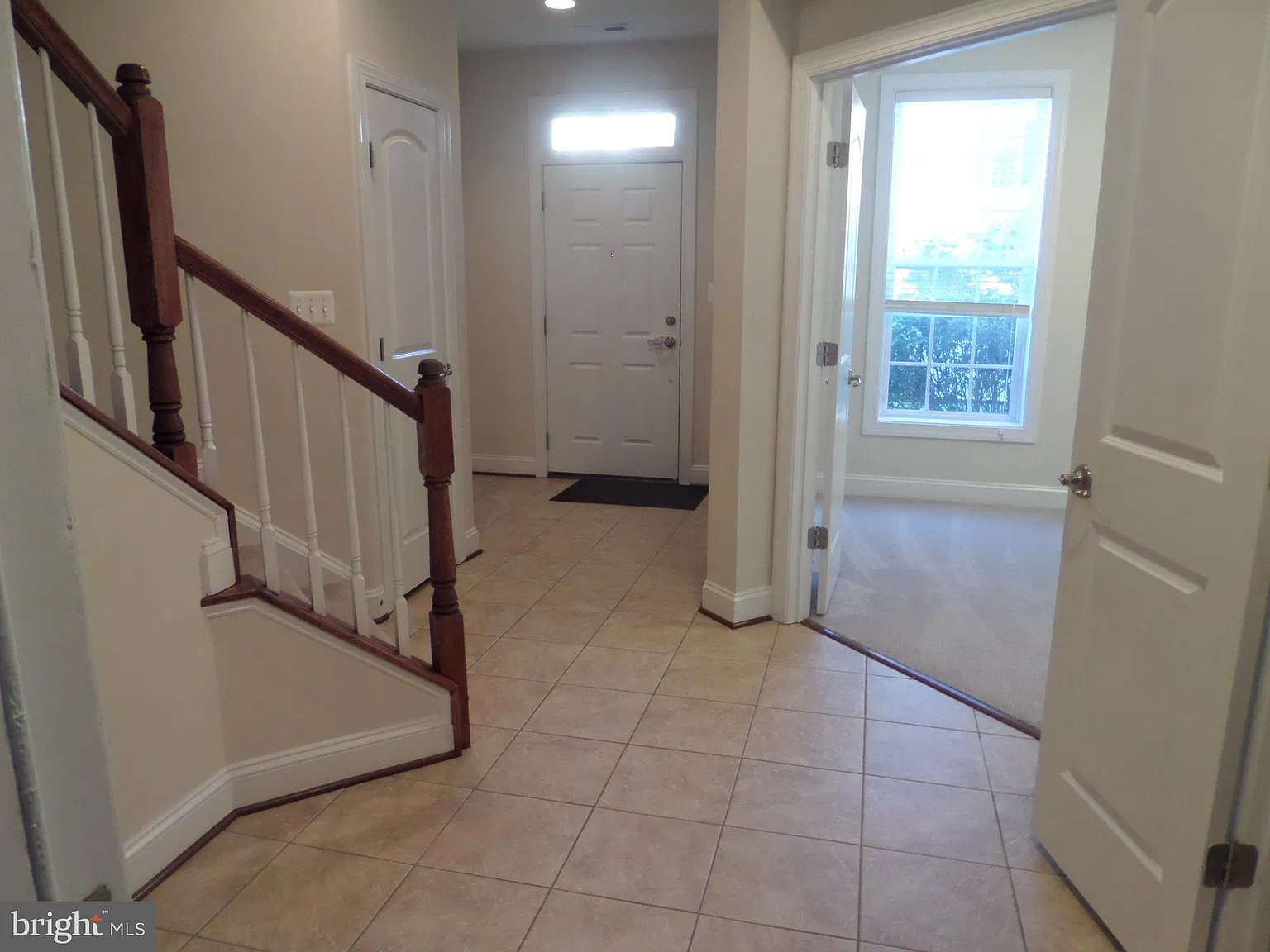 3 bed, 4.0 bath, 2240 sqft, $3,250 — Photo 3