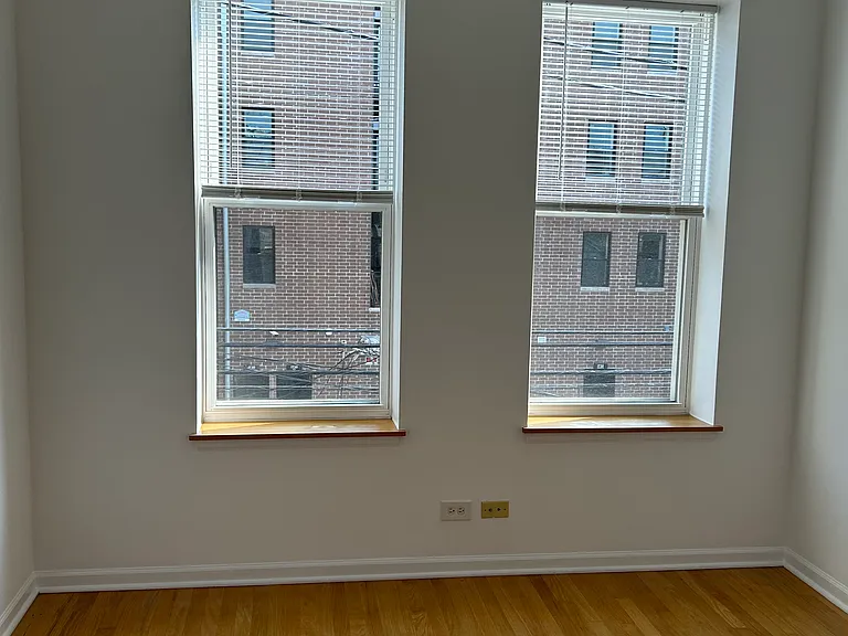 1731 W 17th St #8 — Photo 4