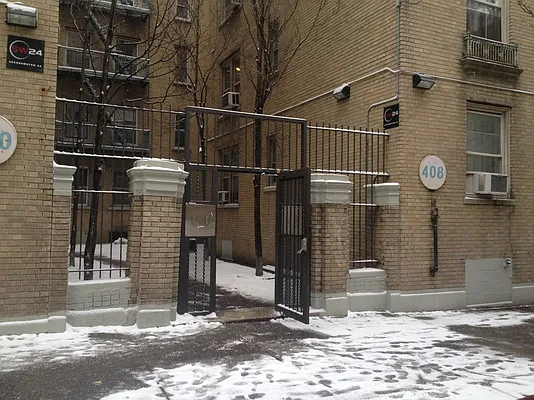 Rented by Bohemia Realty Group | media 18