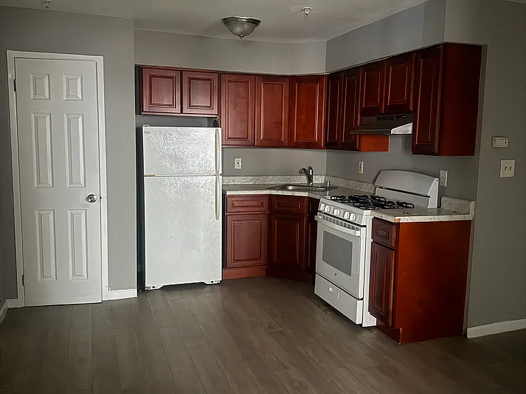 122 S 1st St #2A — Photo 1