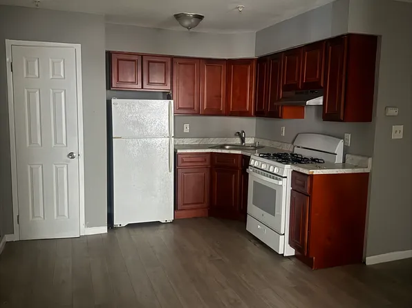 122 S 1st St #2A, Elizabethport, NJ 07206