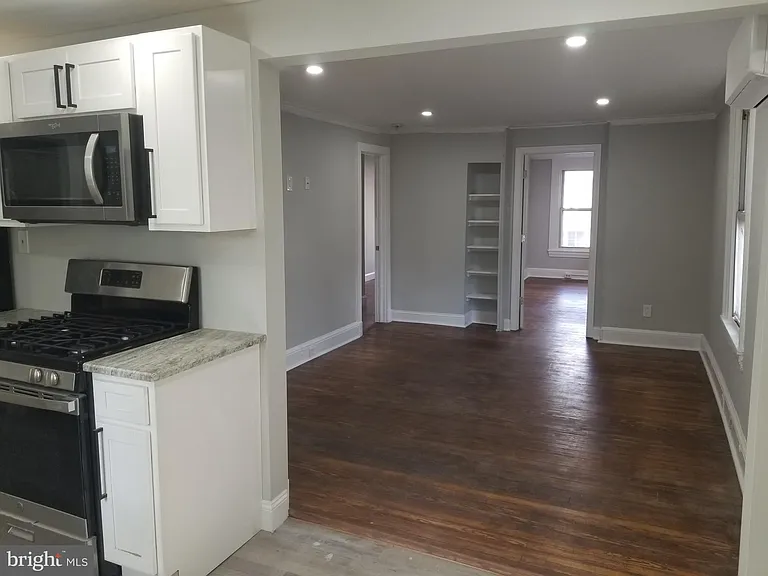 212 Warren St #3 — Photo 6