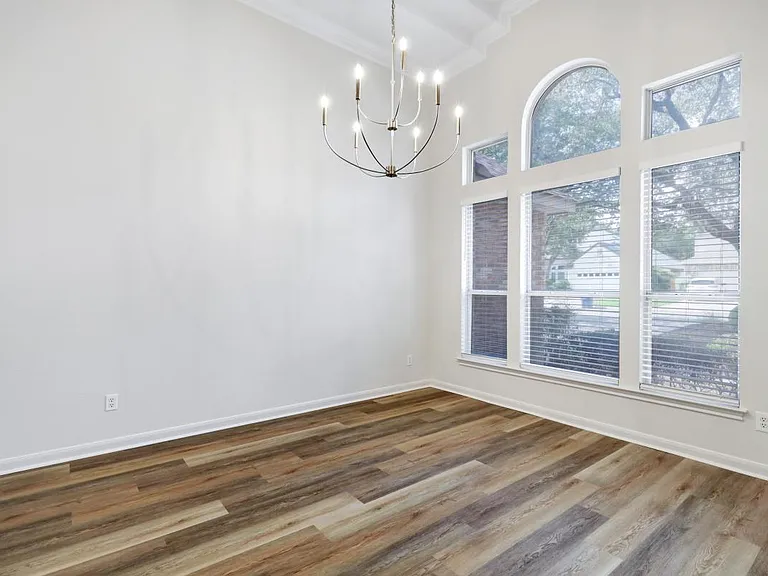 26 Silverhorn Dr — Photo 5