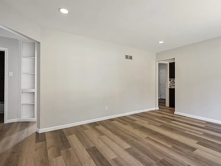 9773 Vickie Pl — Photo 4