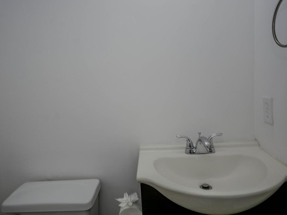 1st image of 134 Southampton #B