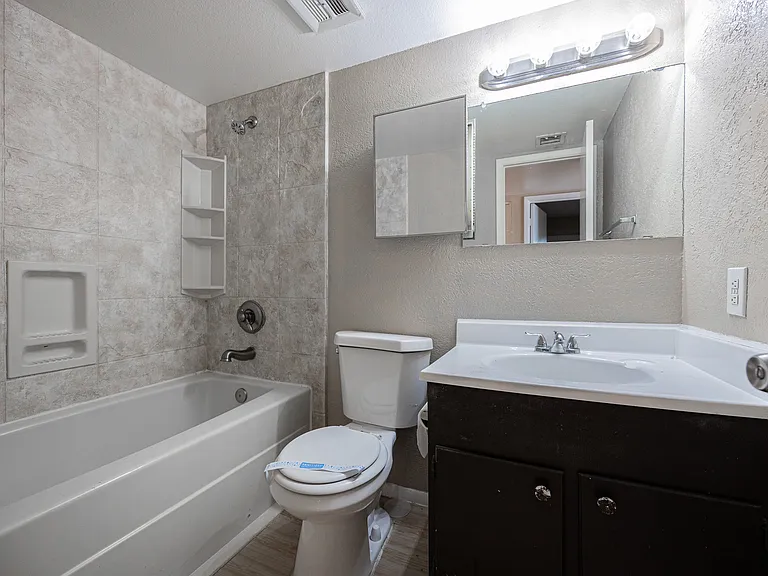 5214 N 42nd Pkwy — Photo 13