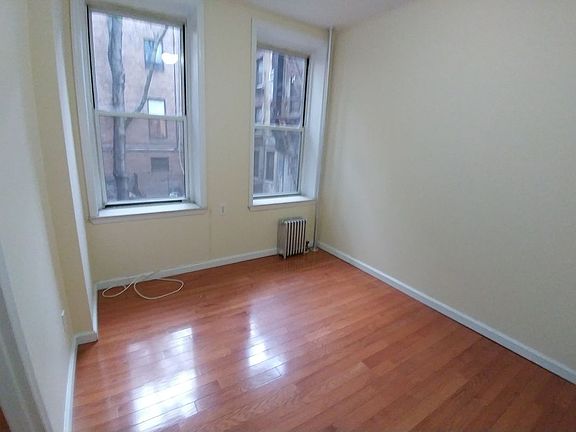 4th image of 12 Delancey St #1B