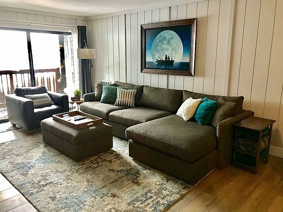 Very spacious family room