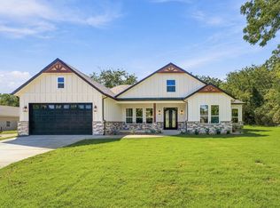 1810 Carpenter St, Bridgeport, TX 76426