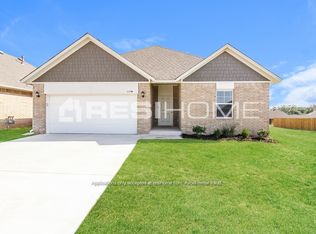 1170B Lakeview Dr, Edmond, OK 73034