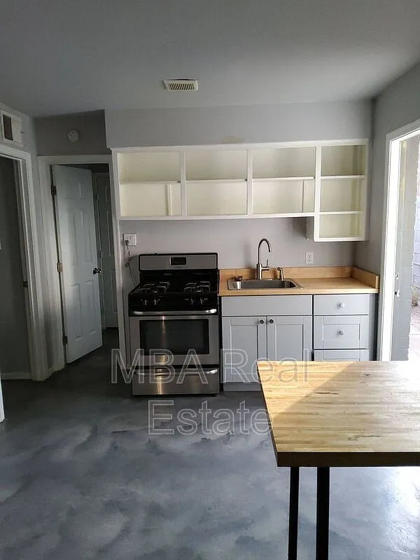 Building Photo - 3427 N 12th Pl #7