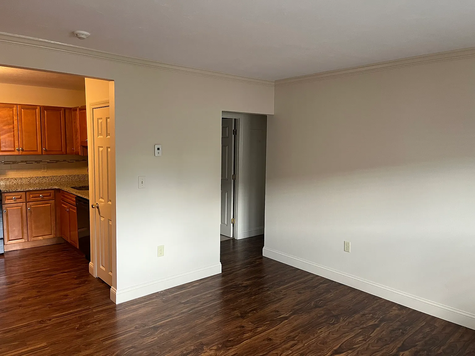 2 bed, 850 sqft, $2,100 — Photo 4