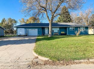 304 Hopkins Dr, Arlington, SD 57212