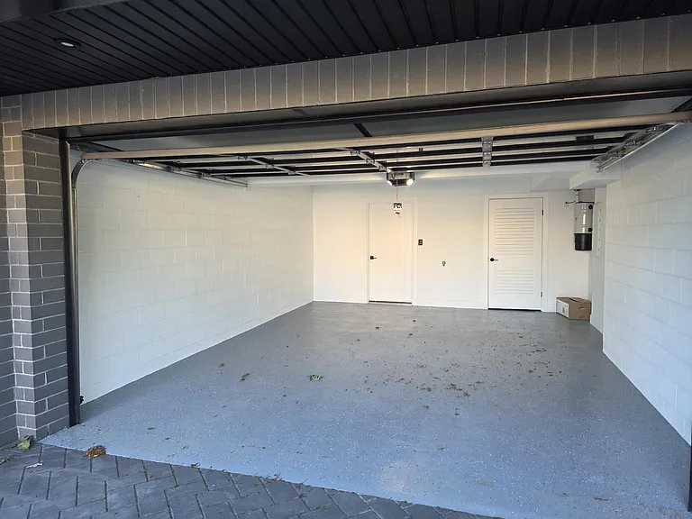1047B Anderson Ave — Photo 39