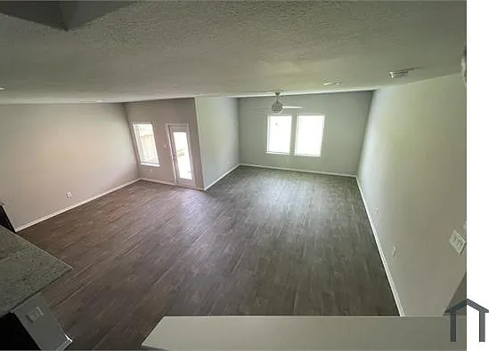 4 bed, $2,650 — Photo 4