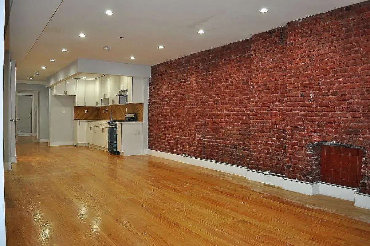 494 Marion Street — Photo 1