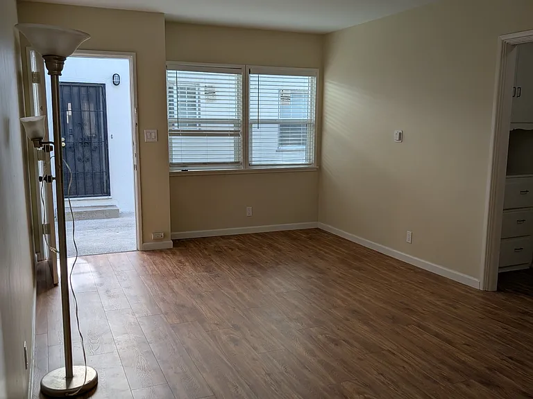 4670 W El Segundo Blvd #B — Photo 11