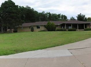 427 Uppermill Hgts Dr, Salina, KS 67401
