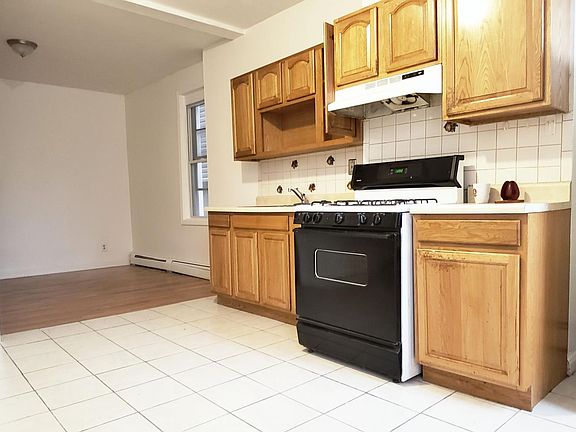 3rd image of 41 Wallis Ave APT 3