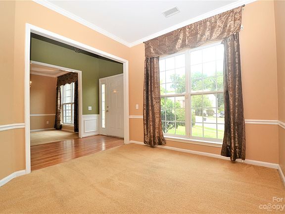 4th image of 8111 Pelorus Ln