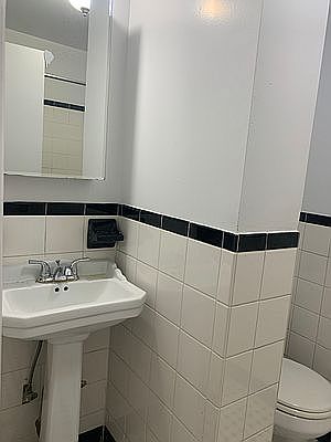 4th image of 76 Charles St APT 2F
