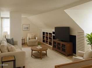 509 1/2 Burke St, Jersey Shore, PA 17740