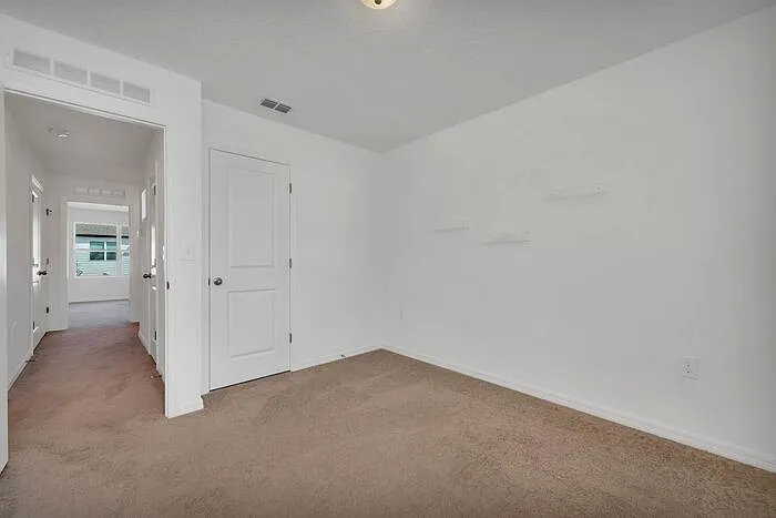 840 Grandin St — Photo 16