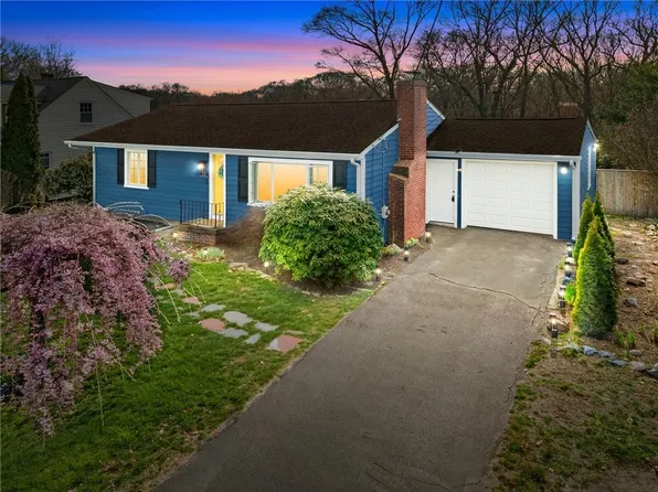 11 George St, Warwick, RI 02888