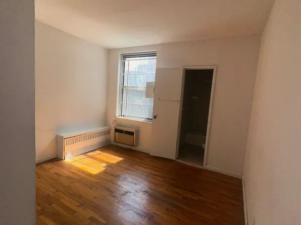 522 East 88th Street image 8 of 10