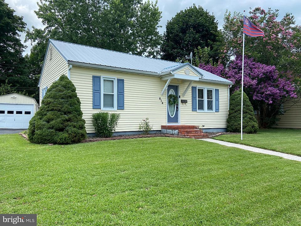 1st image of 814 E Ivy Dr