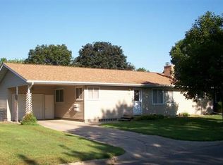 406 Lawrence St, Marshall, MN 56258
