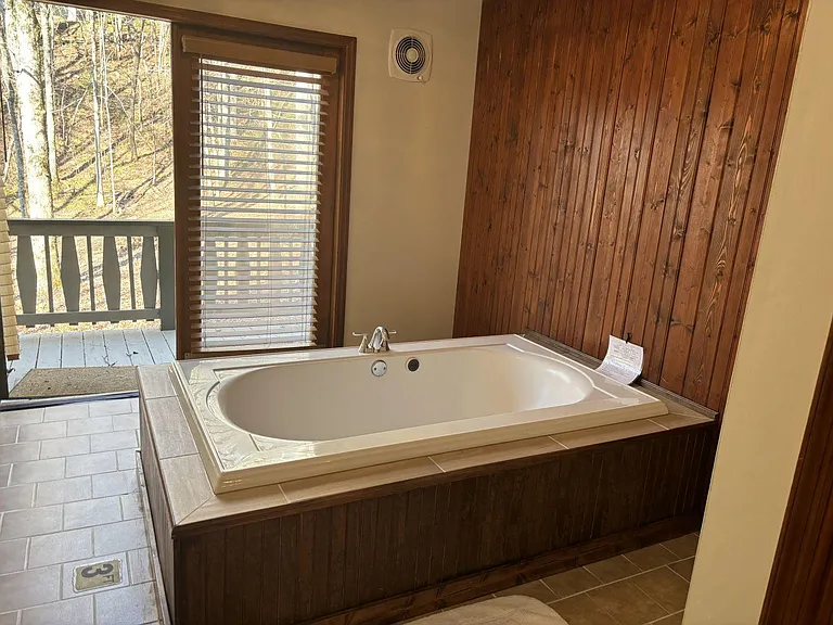 417 Chalet Village Ln #417 — Photo 8