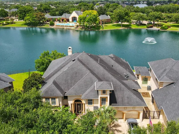 5 Camden Ct, Sugar Land, TX 77479