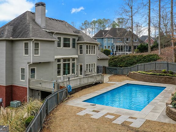 3rd image of 803 Rocky Ridge Ct