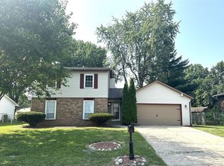320 Fieldcrest Dr, Swansea, IL