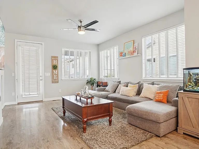 674 E Hinsdale Ave — Photo 18