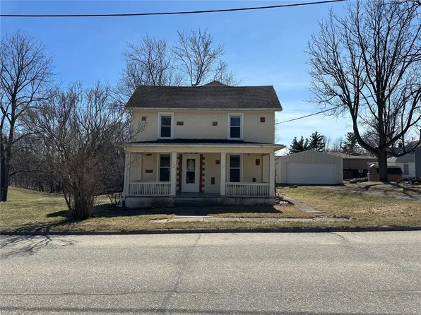105 W 5th St, Anamosa, IA 52205