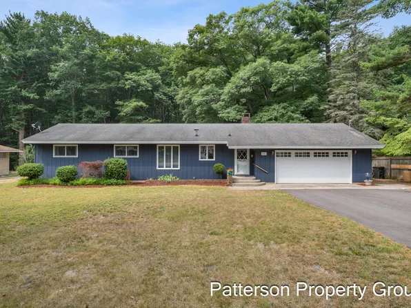 5087 Lake Harbor Rd, Muskegon, MI 49441