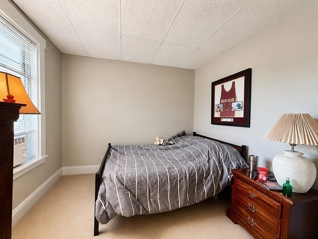 2 bed, 1.0 bath, 800 sqft, $3,200 — Photo 2