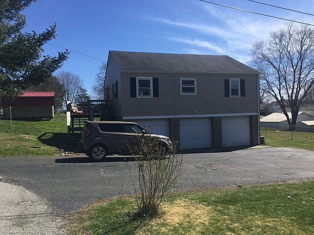 2nd image of 1410 Cyrus Ct