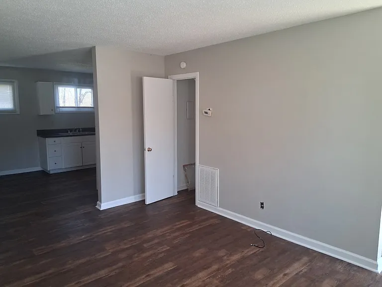 2321 Idle Hour Rd #6 — Photo 3