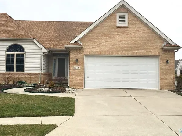 1040 Pinewood Ct, Bowling Green, OH 43402