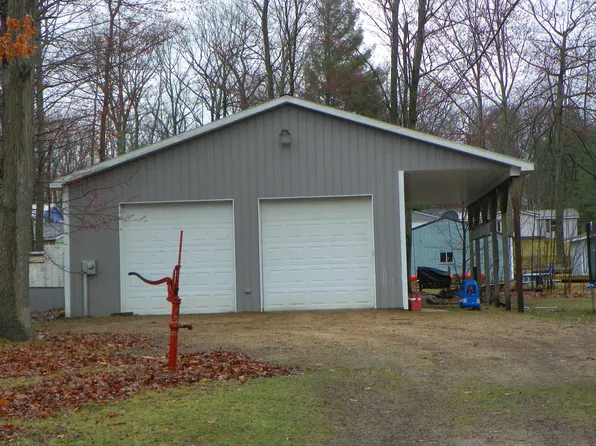 5222 Ferndale Dr, Harrison, MI 48625