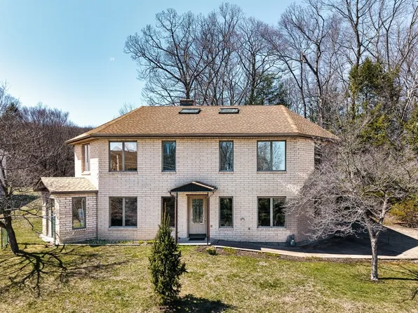 63 Jarvis Ave, Holyoke, MA 01040