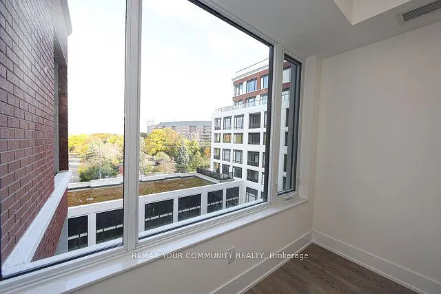 259 The Kingsway #428 — Photo 32