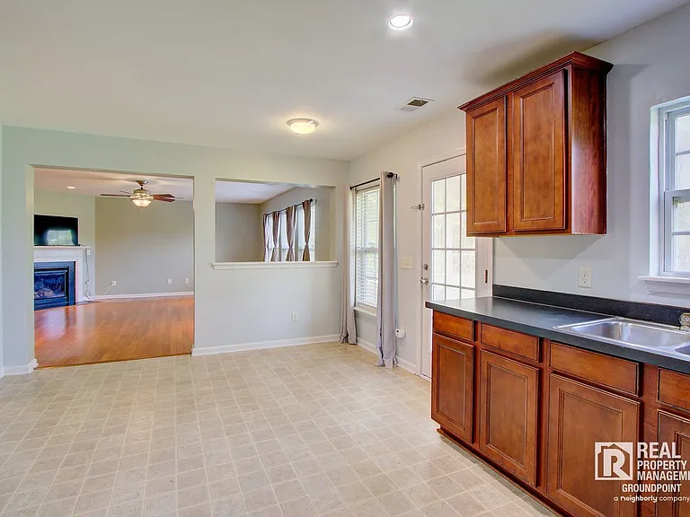 130 Decatur Dr — Photo 9